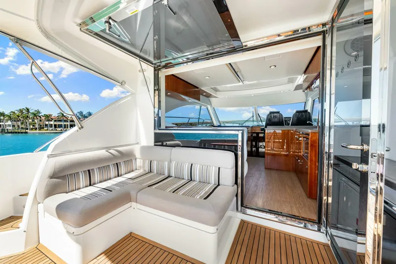 Slide: The Image of Riviera 5000 Sport Yacht 2016 - 44