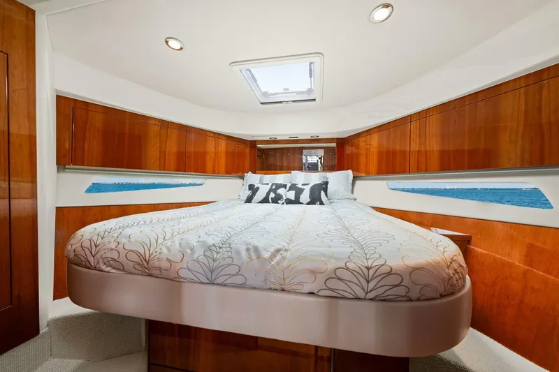 Slide: The Image of Riviera 5000 Sport Yacht 2016 - 71
