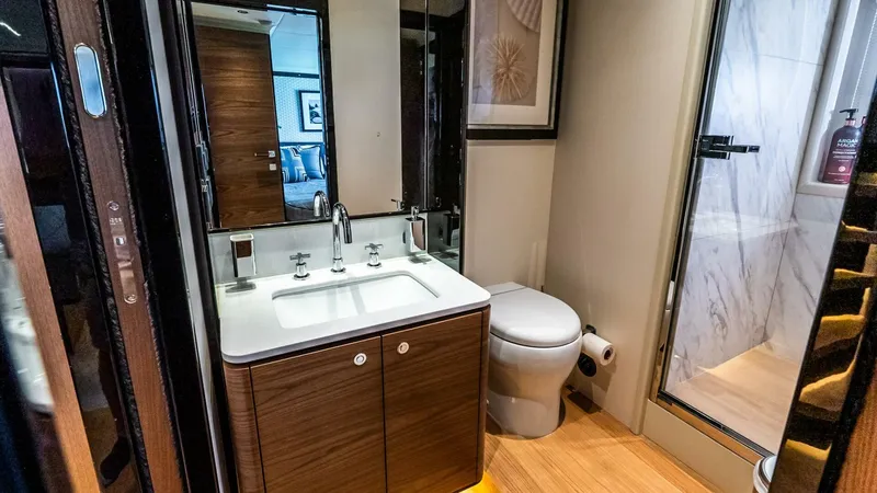 Slide: The Image of Absolute 64 Navetta 2022 - 100