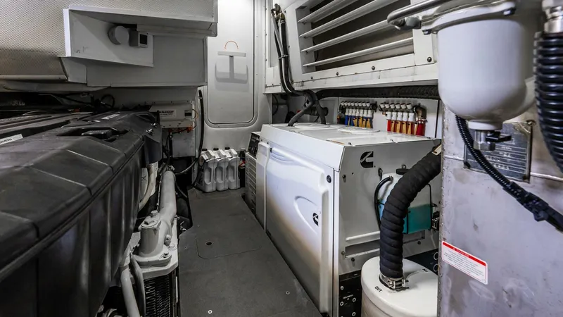 Slide: The Image of Absolute 64 Navetta 2022 - 106