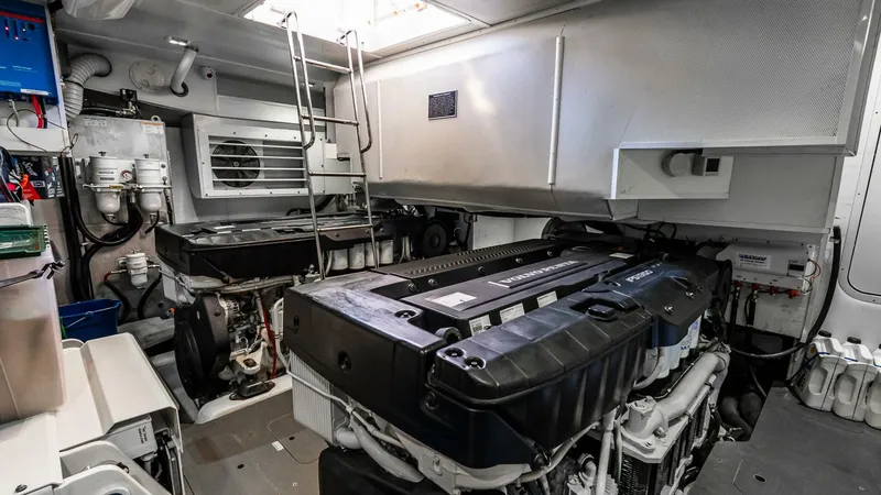 Slide: The Image of Absolute 64 Navetta 2022 - 107