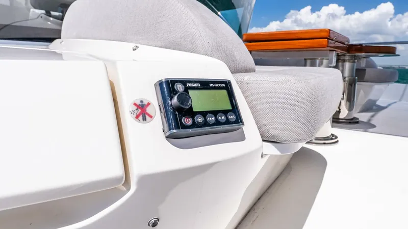 Slide: The Image of Absolute 64 Navetta 2022 - 32