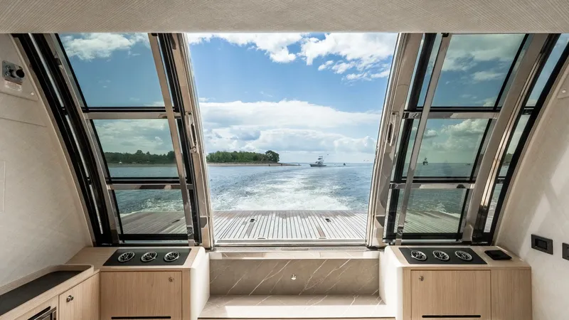 Slide: The Image of Absolute 64 Navetta 2022 - 54