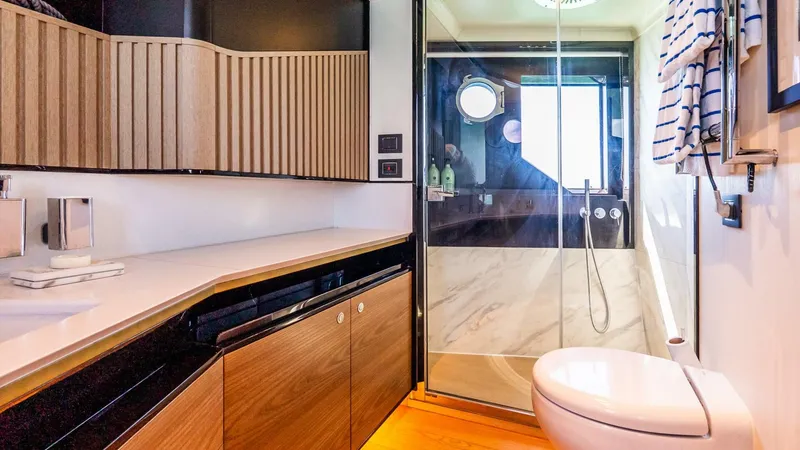 Slide: The Image of Absolute 64 Navetta 2022 - 90