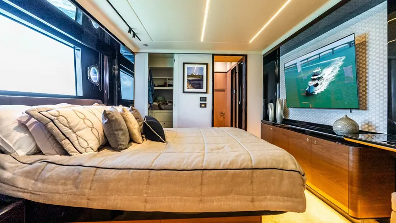 Slide: The Image of Absolute 64 Navetta 2022 - 93