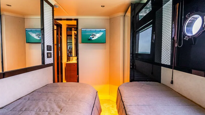 Slide: The Image of Absolute 64 Navetta 2022 - 98