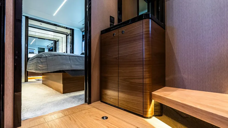 Slide: The Image of Absolute 64 Navetta 2022 - 99