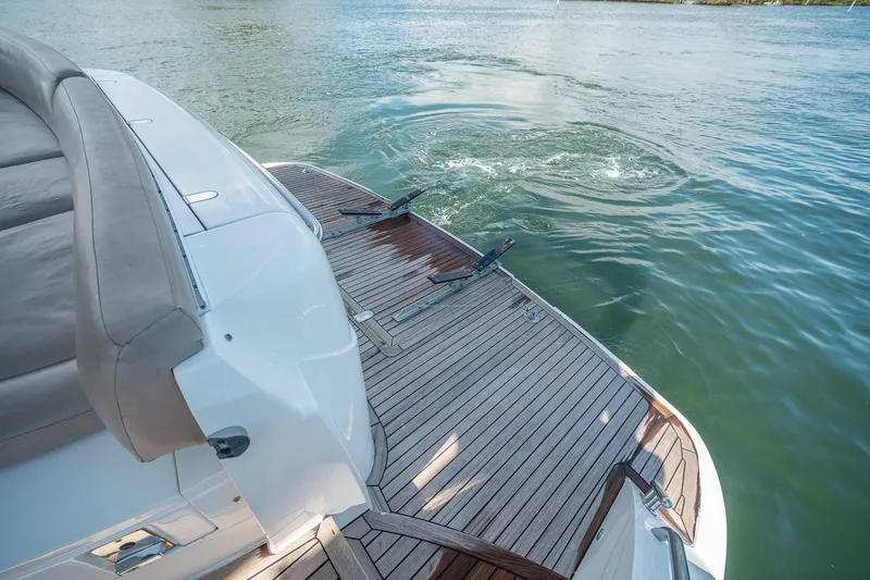 Slide: The Image of Princess 54 Flybridge 2009 - 16