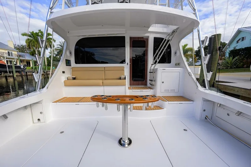 Slide: The Image of Hatteras GT63 2013 - 34