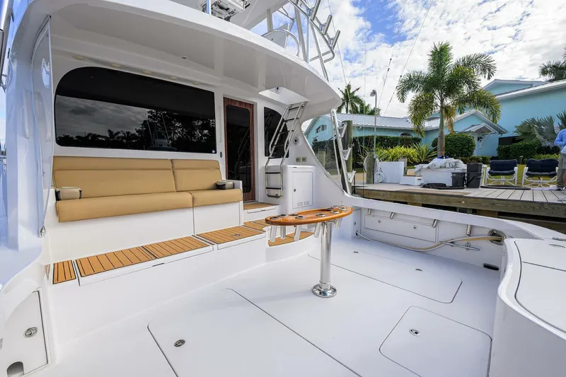 Slide: The Image of Hatteras GT63 2013 - 35