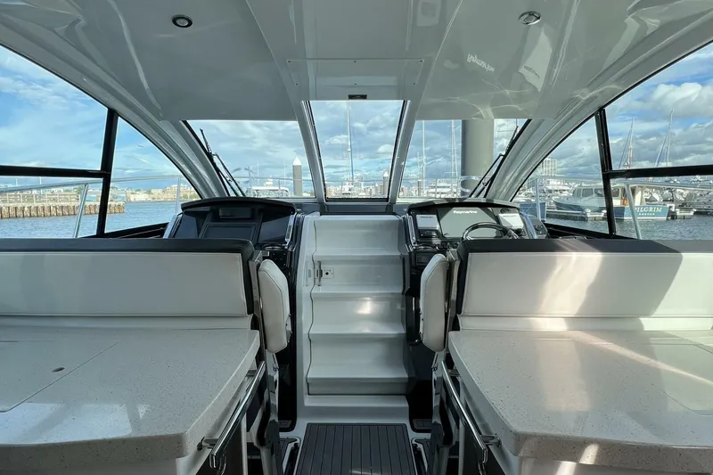 Slide: The Image of Monterey 36 Sport Coupe 2018 - 10