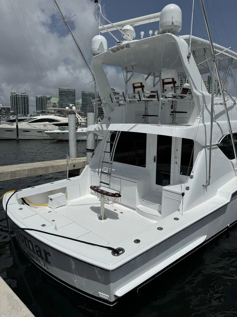 Slide: The Image of Hatteras 60 Convertible 2004 - 10