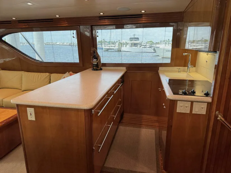 Slide: The Image of Hatteras 60 Convertible 2004 - 14