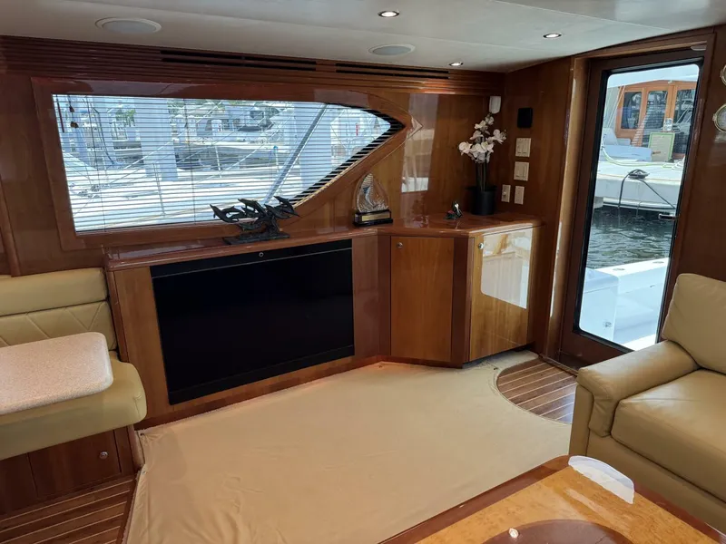 Slide: The Image of Hatteras 60 Convertible 2004 - 16