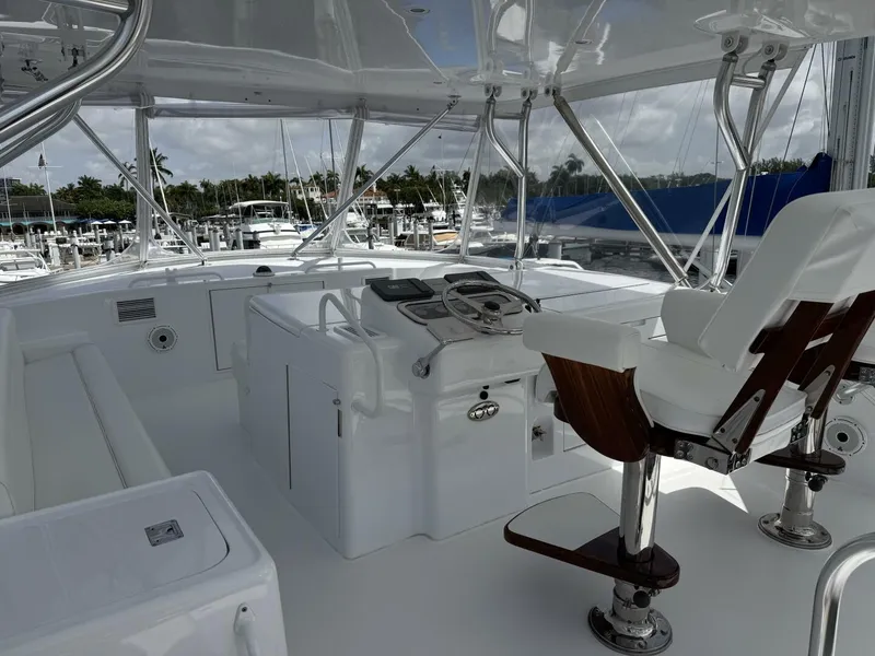 Slide: The Image of Hatteras 60 Convertible 2004 - 20