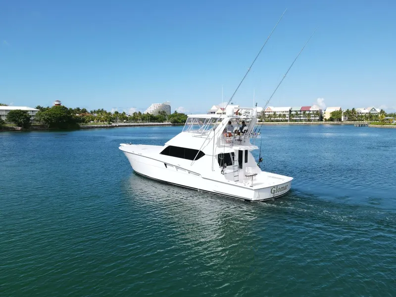 Slide: The Image of Hatteras 60 Convertible 2004 - 6