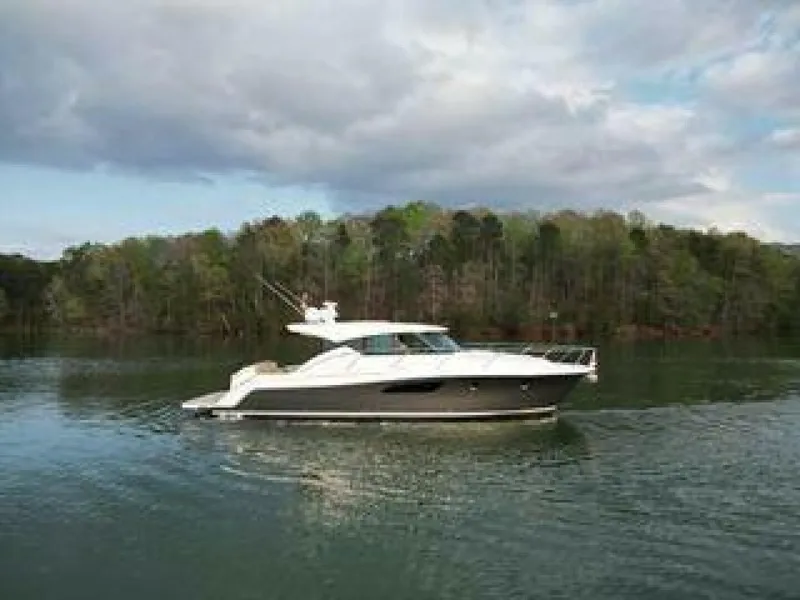 Slide: The Image of Tiara 44 Coupe 2016 - 18