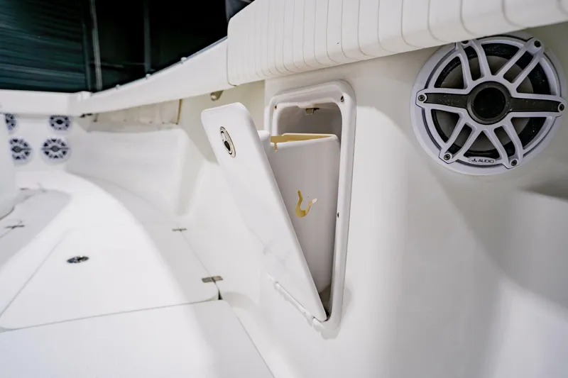 Slide: The Image of Yellowfin 39 Offshore 2012 - 13