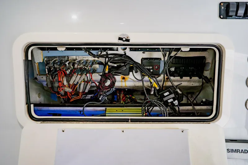 Slide: The Image of Yellowfin 39 Offshore 2012 - 42