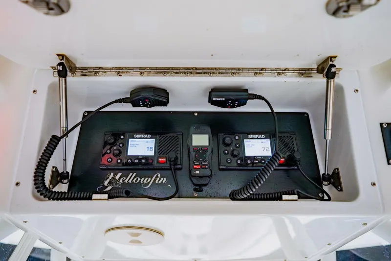Slide: The Image of Yellowfin 39 Offshore 2012 - 45