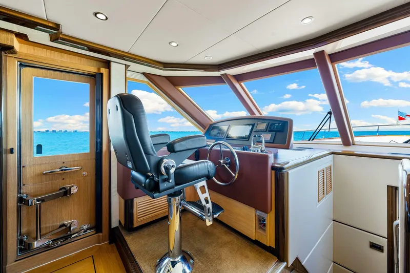 Slide: The Image of Ocean Alexander 83 Motor Yacht 2010 - 22