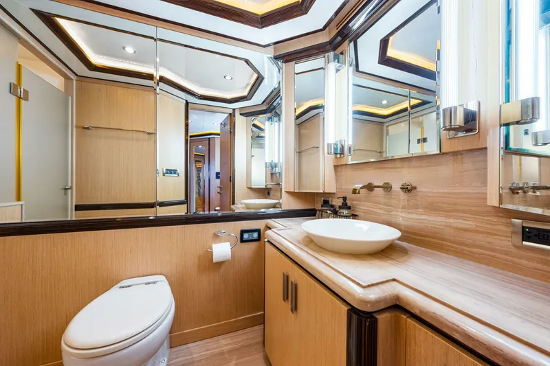 Slide: The Image of Ocean Alexander 83 Motor Yacht 2010 - 34