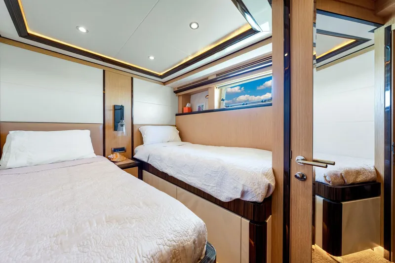 Slide: The Image of Ocean Alexander 83 Motor Yacht 2010 - 40