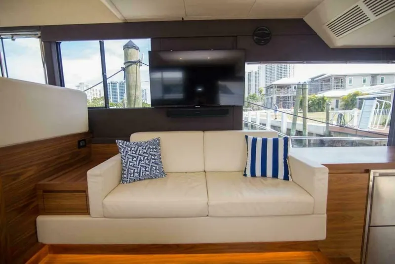 Slide: The Image of Sundeck 580 Sport 2019 - 9