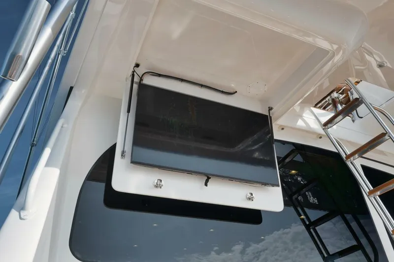 Slide: The Image of Viking 68 Convertible 2019 - 35
