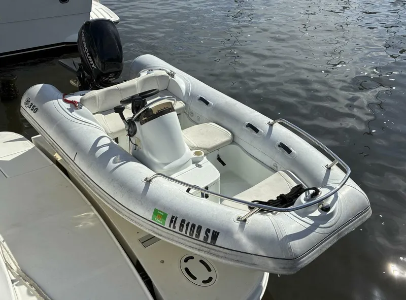 Slide: The Image of Sea Ray 44 Sedan Bridge 2007 - 44