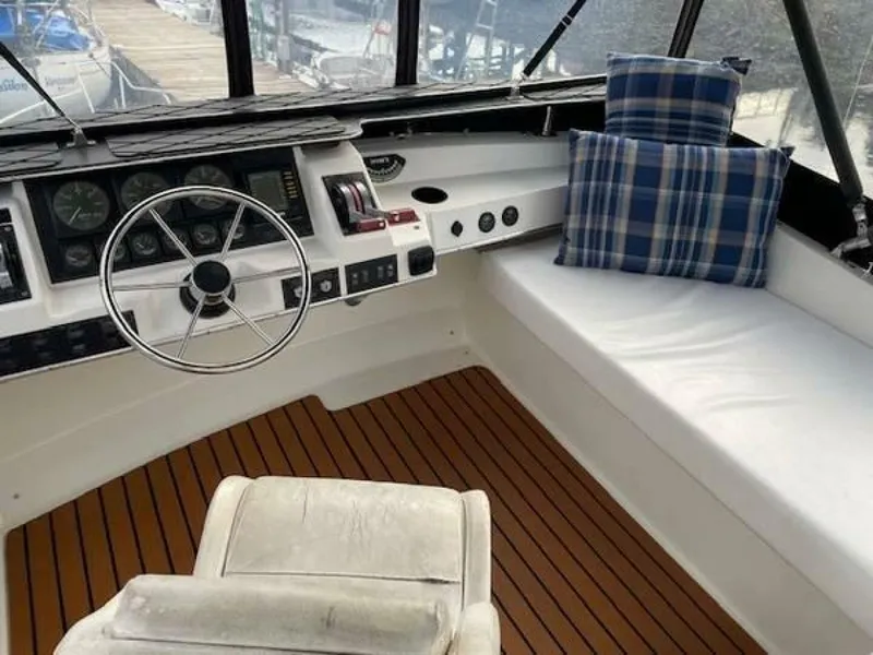 Slide: The Image of Bayliner 1991 - 6