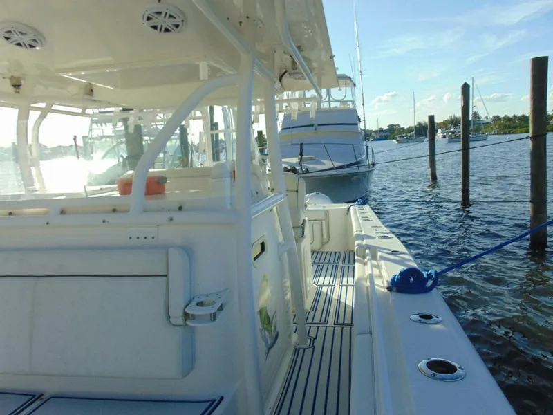 Slide: The Image of Stamas 390 Tarpon 2019 - 11