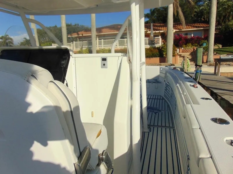 Slide: The Image of Stamas 390 Tarpon 2019 - 12