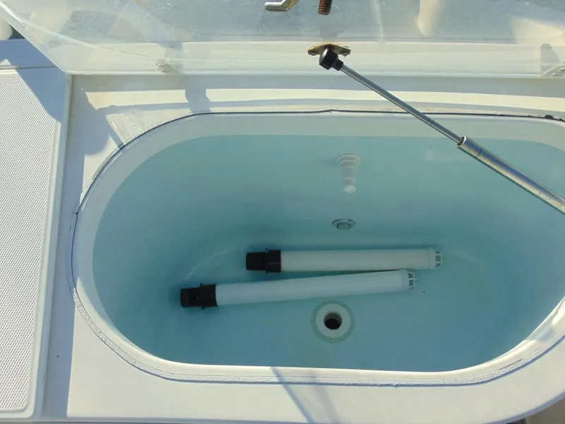 Slide: The Image of Stamas 390 Tarpon 2019 - 32