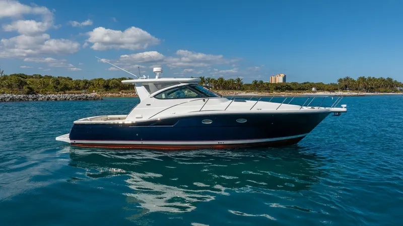 The Image of Tiara 4200 Open 2004 - 0