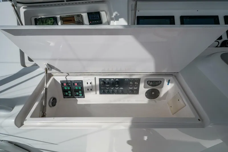Slide: The Image of Viking 48 Convertible 2004 - 37