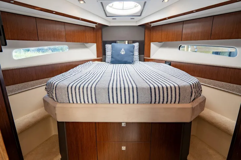 Slide: The Image of Cruisers 48 Cantius 2013 - 3