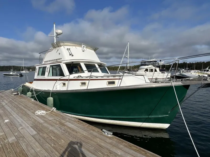The Image of Wilbur Flybridge Cruiser 1986 - 0