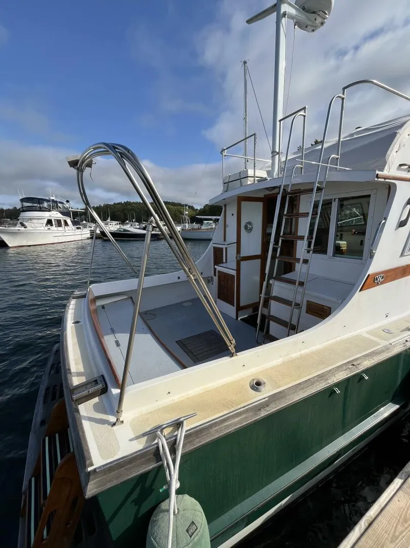 Slide: The Image of Wilbur Flybridge Cruiser 1986 - 11