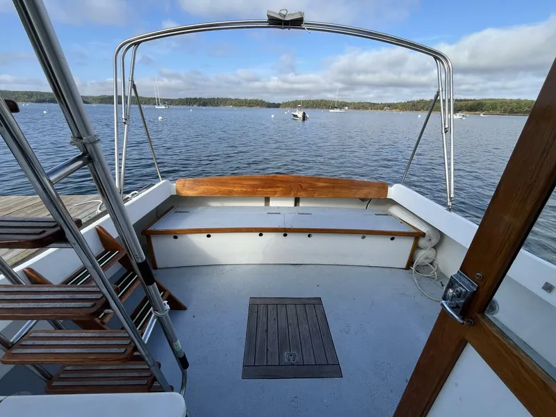 Slide: The Image of Wilbur Flybridge Cruiser 1986 - 13