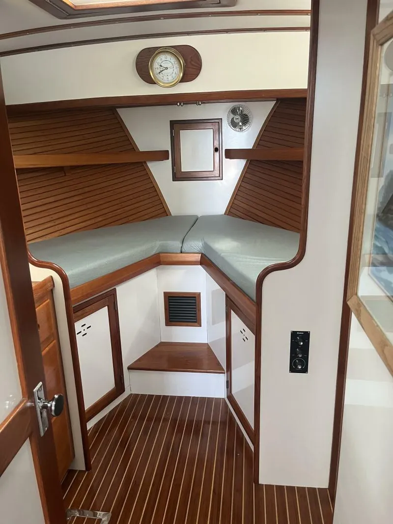 Slide: The Image of Wilbur Flybridge Cruiser 1986 - 21
