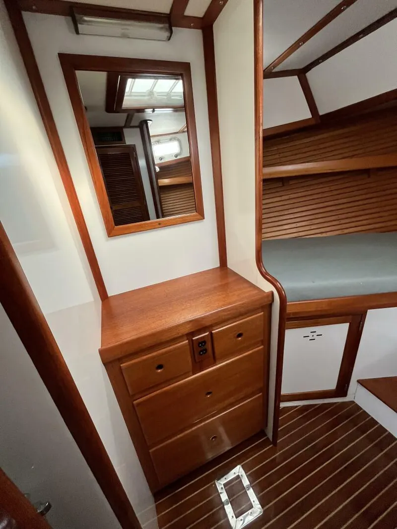 Slide: The Image of Wilbur Flybridge Cruiser 1986 - 22