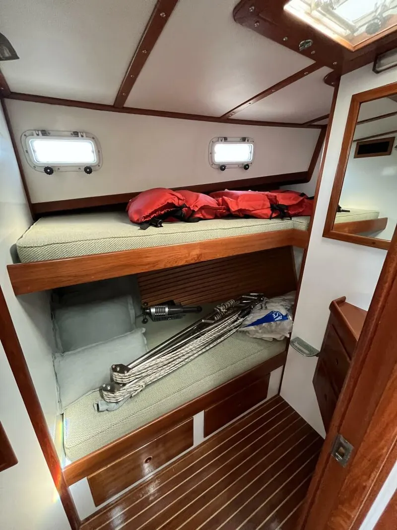 Slide: The Image of Wilbur Flybridge Cruiser 1986 - 25