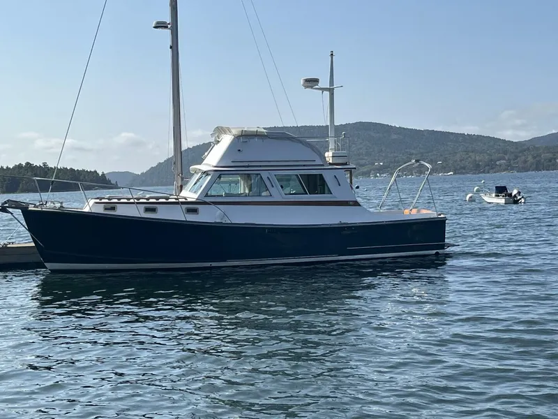 Slide: The Image of Wilbur Flybridge Cruiser 1986 - 31
