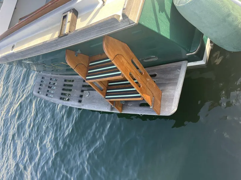 Slide: The Image of Wilbur Flybridge Cruiser 1986 - 8