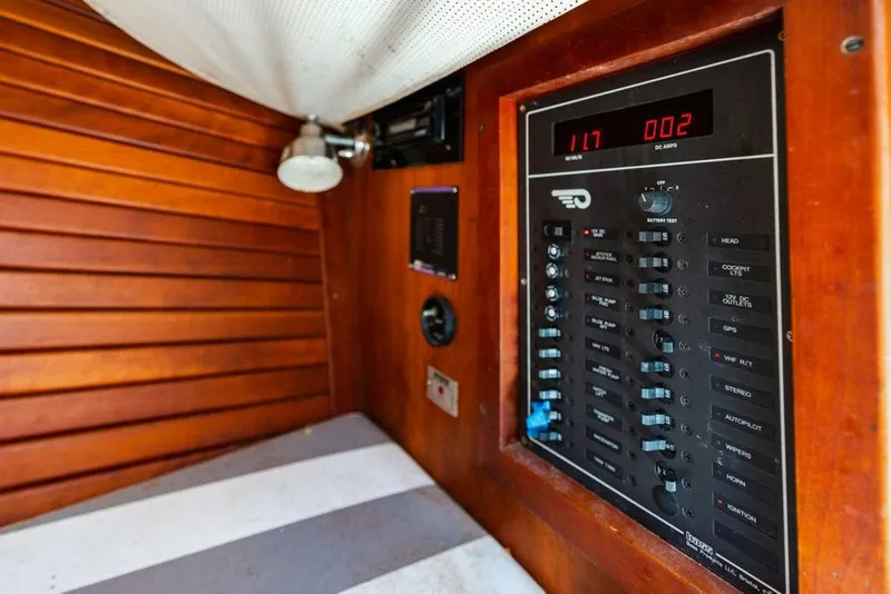 Slide: The Image of Hinckley Yachts Talaria 29 R 2004 - 29