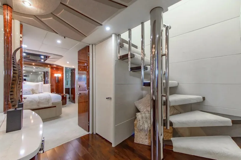 Slide: The Image of Lazzara 94 Motor Yacht 2001 - 23