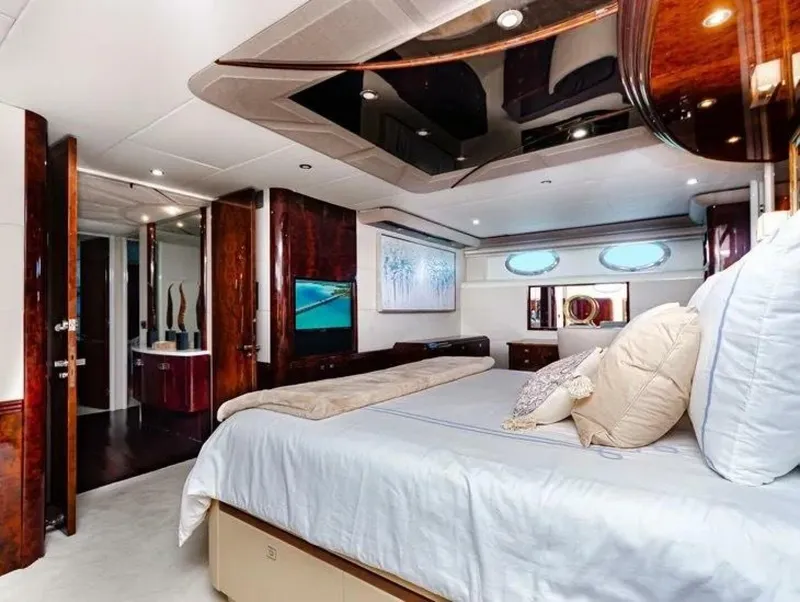 Slide: The Image of Lazzara 94 Motor Yacht 2001 - 26