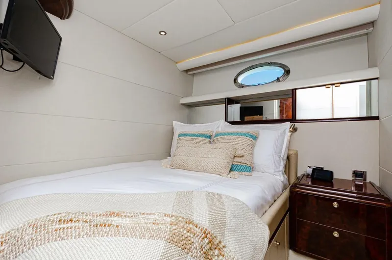 Slide: The Image of Lazzara 94 Motor Yacht 2001 - 40