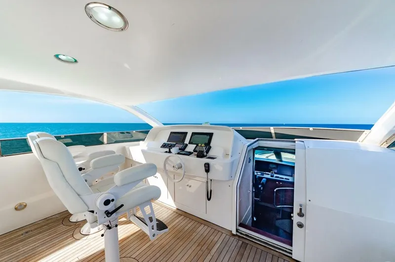Slide: The Image of Lazzara 94 Motor Yacht 2001 - 48